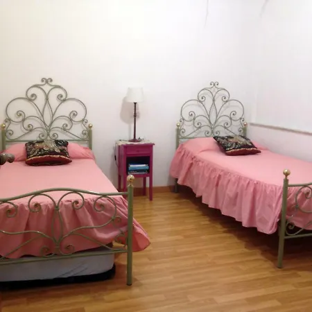 Mavi's Bedrooms Guest house *